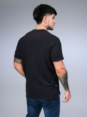 Imagen 2 del producto Polera Longfit Tela Texturada Corte