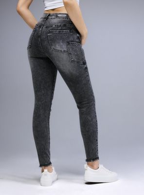 Imagen 2 del producto Jeans Invisible Push Up Bolsillos Cargo con Strass