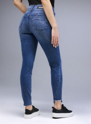 Imagen 2 del producto Jeans Push Up 3 Botones Lentejuelas en Bolsillo