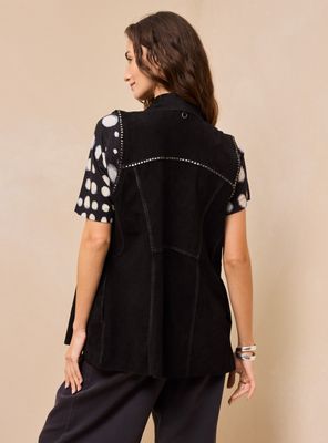 Imagen 2 del producto Chaqueta de Cuero Detalle Tachas en Hombros y Canesú