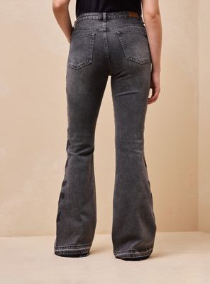 Imagen 2 del producto Jeans con Bordados en Costados