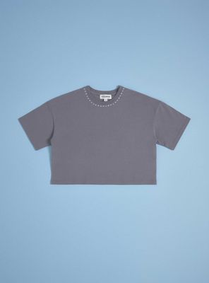 Polera con Tachitas en Cuello