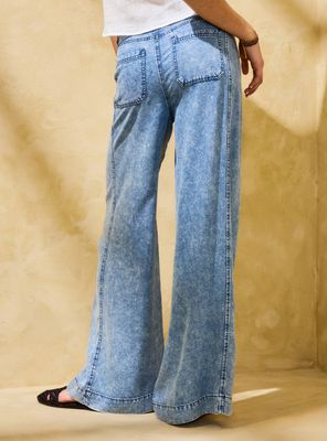 Imagen 2 del producto Pantalón con Cortes en Costados