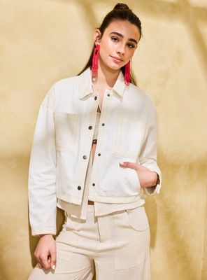 Chaqueta con Detalles de Bordados