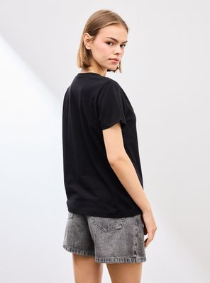 Imagen 2 del producto Polera Manga Corta Básica con Estampado Frontal