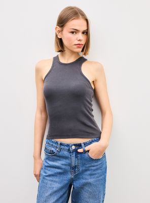 Polera Halter Ajustada Tela Acanalada con Efecto Lavado