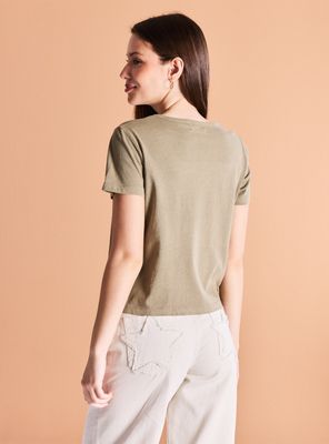 Imagen 2 del producto Polera Estampada con Aplicaciones