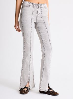 Jeans Boot Cut Tiro Bajo sin Pretina