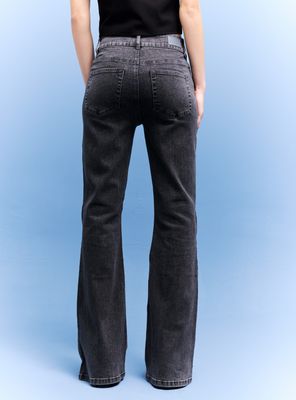 Imagen 2 del producto Jeans Flare Tiro Bajo Bragueta Amarras