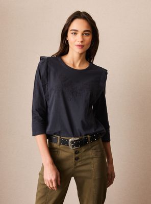 Polera con Proceso de Lavado y Bordado