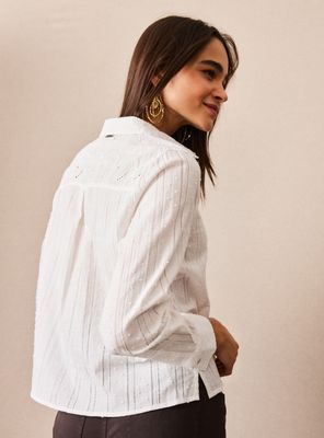 Imagen 2 del producto Blusa con Textura de Líneas y Detalles Bordados