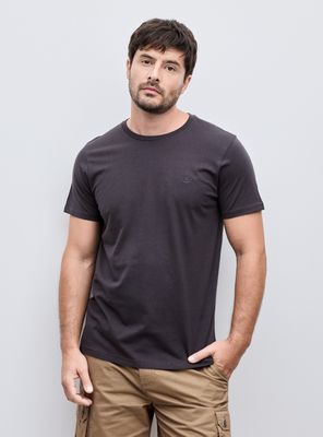 Polera Basica con Bordado Al Tono En Pecho