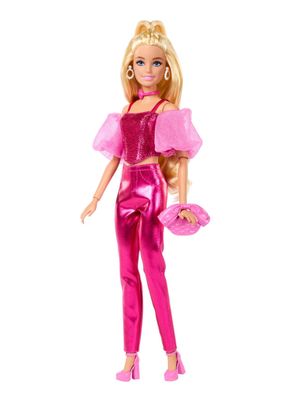 Barbie Cabello Rubio y Conjunto Rosa