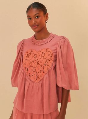 Blusa Corazón Encaje y Mangas Aglobadas