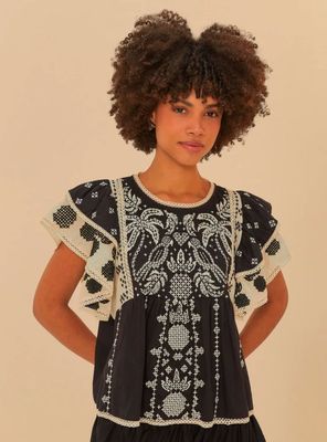 Blusa Vuelos con Detalles Bordados