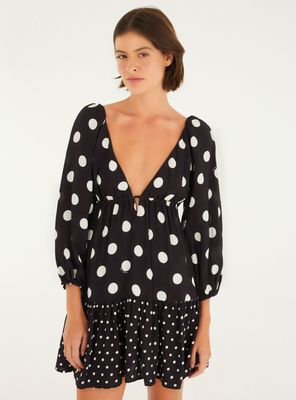 Imagen 1 del producto Vestido Corto Diseño de Puntos