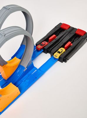 Imagen 2 del producto Autopista con 2 Lanzadores Loops + 2 Autos