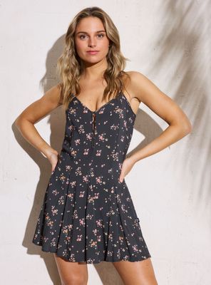 Vestido Tirantes con Amarra Tipo Corset en Espalda