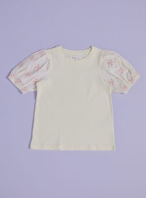 Polera Bordado Color en Mangas Niña