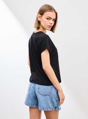 Imagen 2 del producto Polera con Efecto Devoré y Estampado Frontal