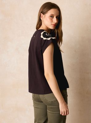 Imagen 2 del producto Polera con Aplicación de Crochet