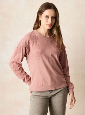 Polerón con Bordado Proceso de Lavado