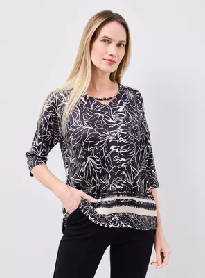 Polera Estampada con Decoración en Escote