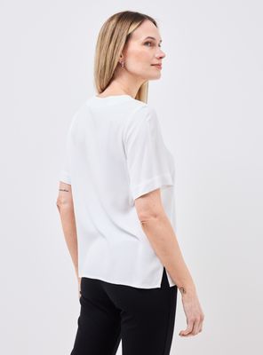 Imagen 2 del producto Blusa con Placa Metálica en Escote