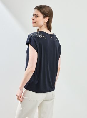 Imagen 2 del producto Polera Aplicación de Macramé en Hombros