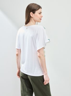 Imagen 2 del producto Polera con Mezcla de Telas y Estampado Frontal