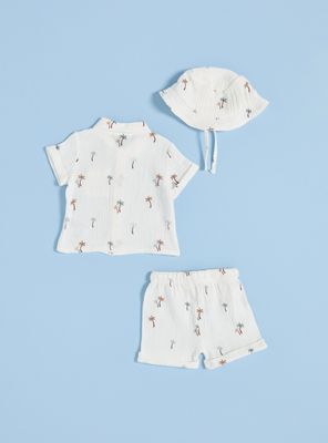 Imagen 2 del producto Conjunto de 3 Piezas de Camisa, Short y Gorro Estampados