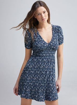 Vestido Corto Estampado Gomas