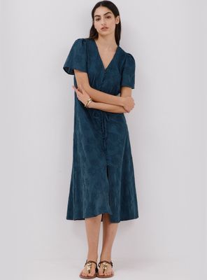 Imagen 1 del producto Vestido Bordado al Tono Cintura Entallada