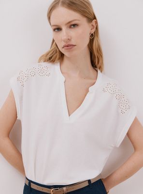 Polera Piqué Elástico Detalle Bordado