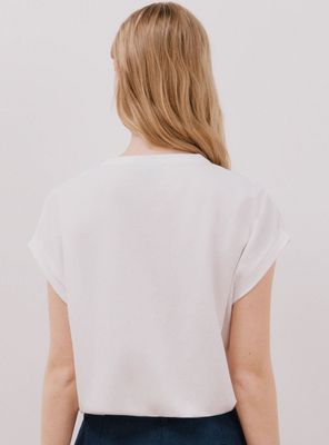 Imagen 2 del producto Polera Piqué Elástico Detalle Bordado