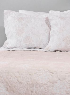 Imagen 2 del producto Cubrecama Jacquard Hortensias Beige King