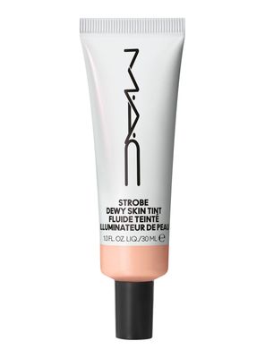 Base de Maquillaje M·A·C Strobe Dewy Skin Light 4