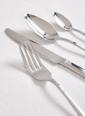 Imagen 2 del producto Set Cubiertos Reina 24 Piezas