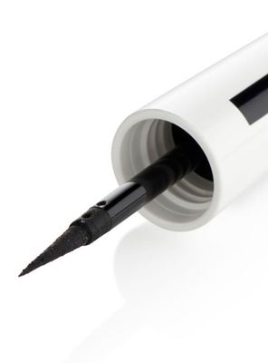 Imagen 2 del producto Delineador Ojos Líquido Master Ink Matte Maybelline