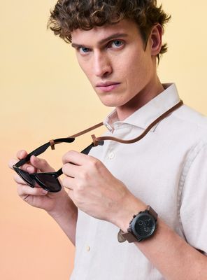 Pack Reloj Análogo Brown Hombre + Strap Anteojos