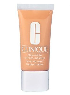 Base Clinique de Maquillaje Stay Matte Oil Free
