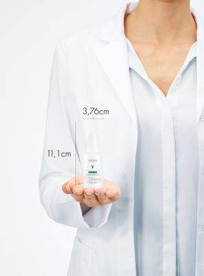 Imagen 2 del producto Bloqueador Capital Soleil UV Clear FPS50 + 40 ml