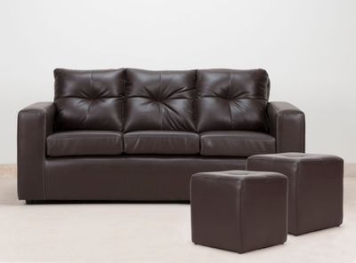 Juego de Living Emilia Poliuretano Sofá 3C + Pouffs