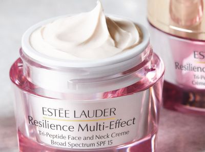 Imagen 2 del producto Crema Estée Lauder Hidratante Resilience Lift Multi-Effect SPF 15 Piel Seca 50 ml