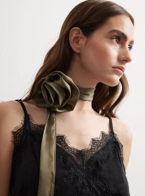 Imagen 2 del producto Pañuelo Moda Flor Look Satín