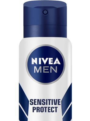 Imagen 2 del producto Desodorante Nivea Hombre Men Sensitive Protect Spray 150 ml