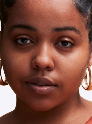 Imagen 2 del producto Base de Maquillaje Studio Radiance Face and Body Radiant Sheer C6