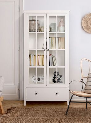 Vitrina Benedikt Blanco