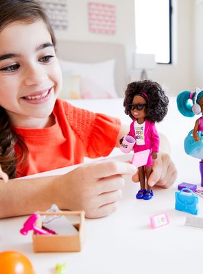 Imagen 2 del producto Muñeca Chelsea Profesiones