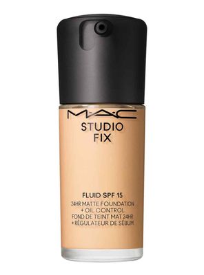 Base de Maquillaje M·A·C Studio Fix Fluid SPF 15 24HR Matte Foundation NC15